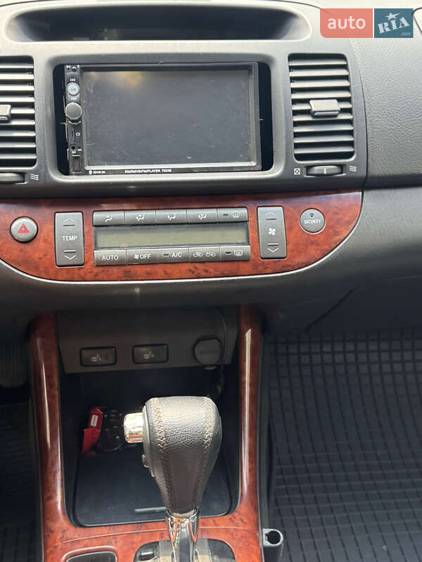 Седан Toyota Camry 2002 в Киеве