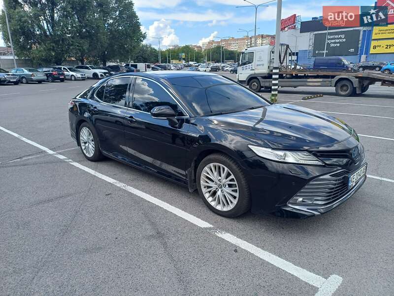 Седан Toyota Camry 2020 в Днепре