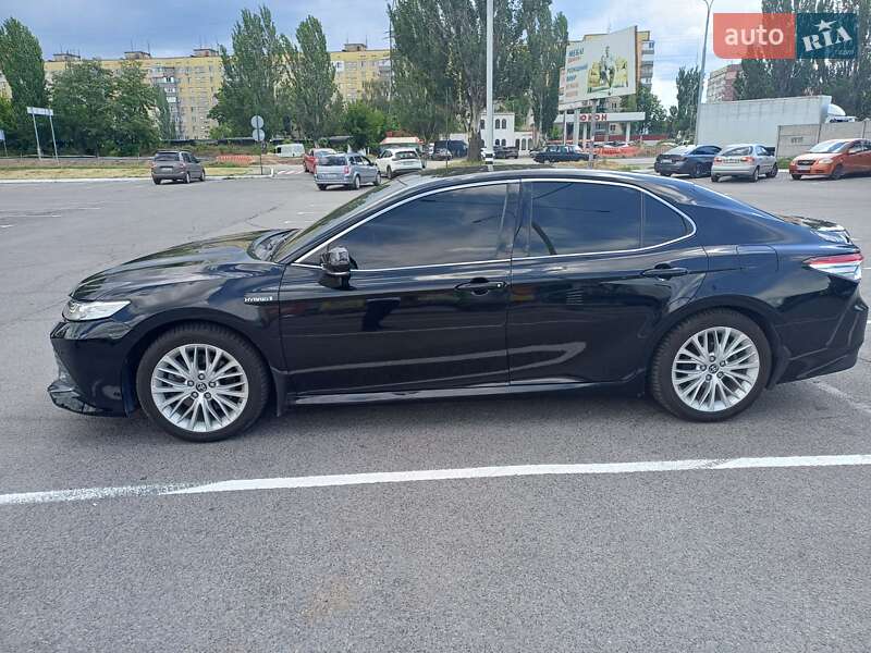 Седан Toyota Camry 2020 в Днепре