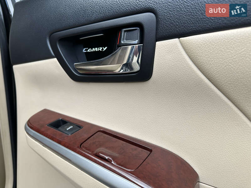 Седан Toyota Camry 2012 в Одессе