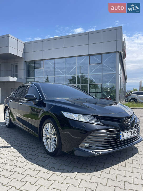 Седан Toyota Camry 2018 в Ивано-Франковске