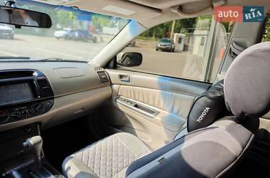 Седан Toyota Camry 2005 в 