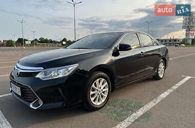 Седан Toyota Camry 2015 в 