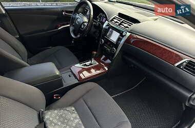Седан Toyota Camry 2013 в 
