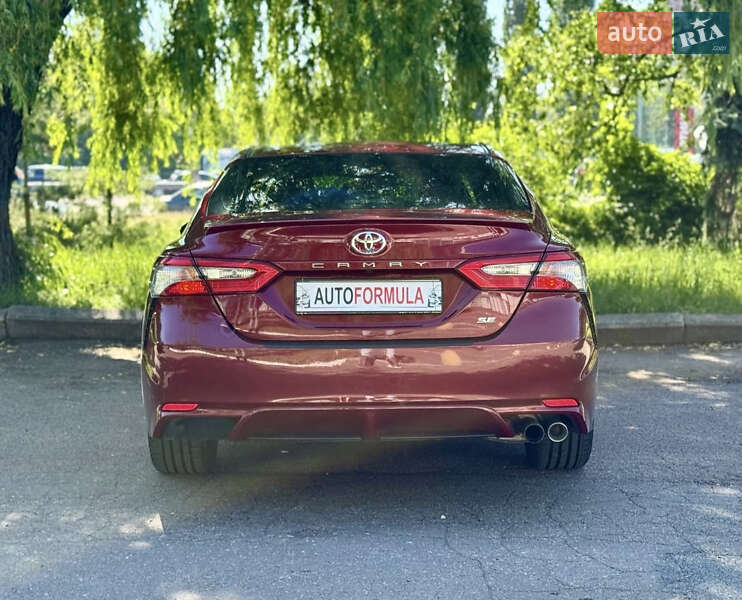Седан Toyota Camry 2018 в Києві