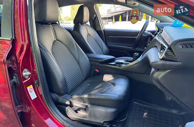 Седан Toyota Camry 2018 в 