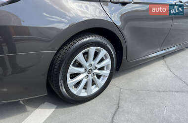 Седан Toyota Camry 2019 в 