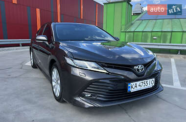 Седан Toyota Camry 2019 в 