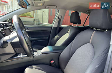 Седан Toyota Camry 2019 в 