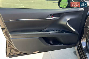 Седан Toyota Camry 2019 в 