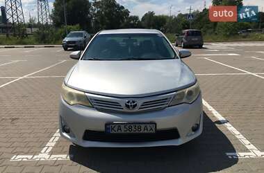 Седан Toyota Camry 2014 в Києві