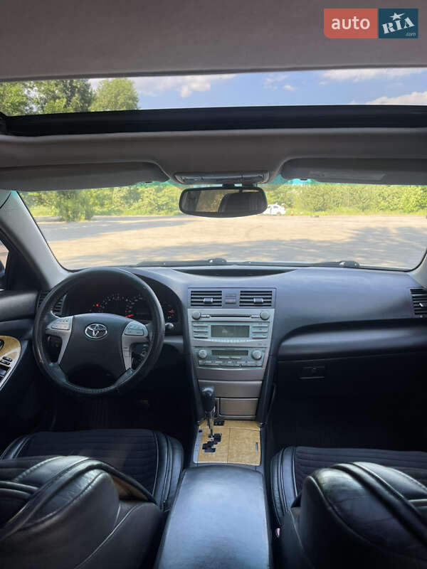 Седан Toyota Camry 2007 в Павлограде
