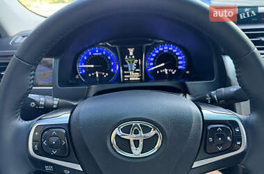 Седан Toyota Camry 2017 в 