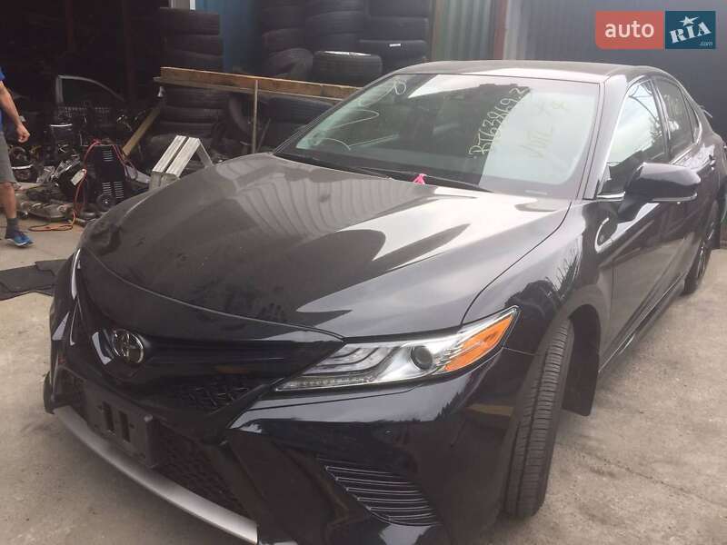 Седан Toyota Camry 2018 в Великій Михайлівці