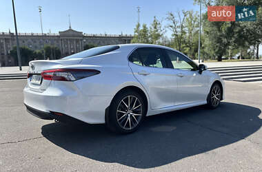 Седан Toyota Camry 2021 в 