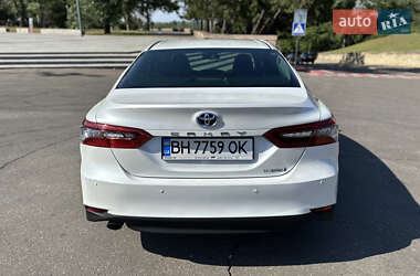 Седан Toyota Camry 2021 в 
