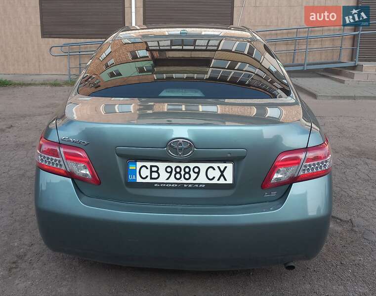 Седан Toyota Camry 2011 в Прилуках