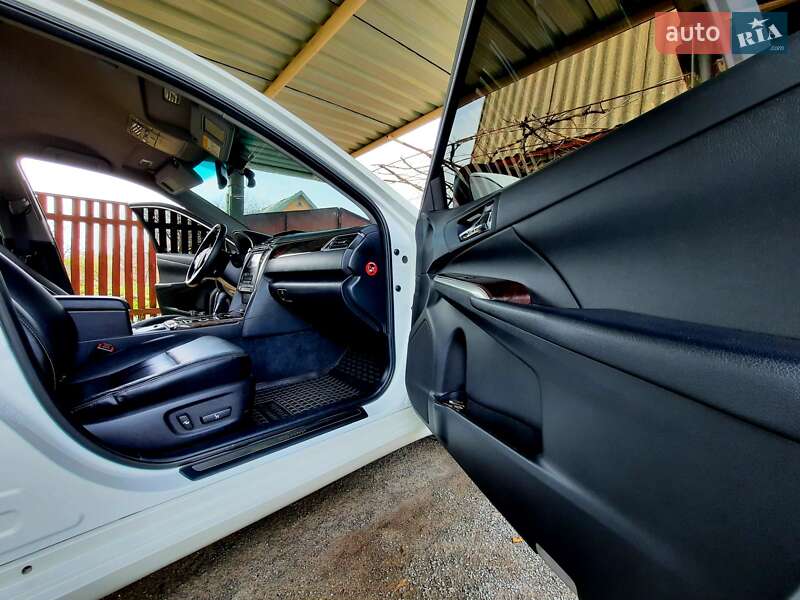 Седан Toyota Camry 2015 в Кременчуці