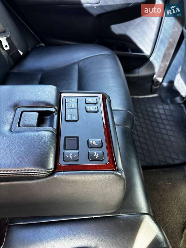 Седан Toyota Camry 2013 в Дніпрі
