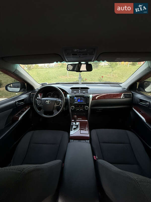Седан Toyota Camry 2012 в Кривом Роге