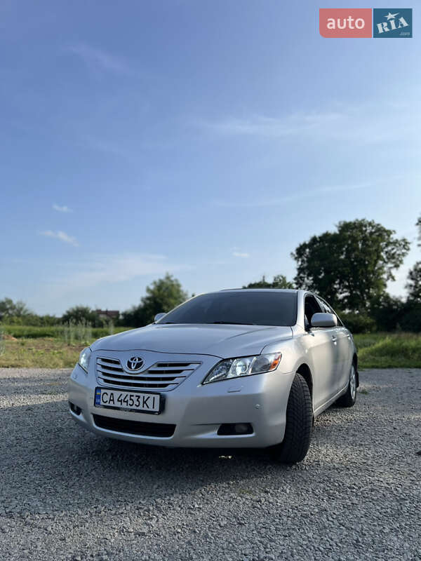 Седан Toyota Camry 2007 в Умани