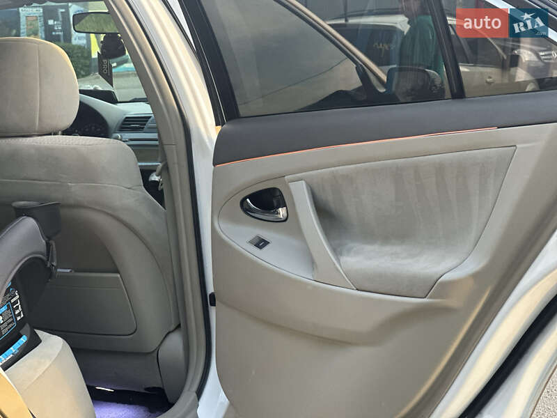 Седан Toyota Camry 2010 в Харькове