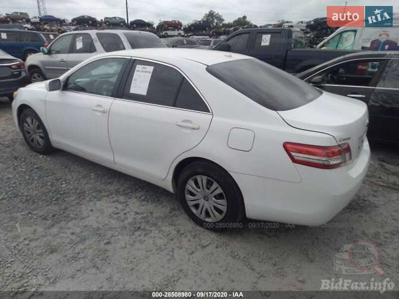 Седан Toyota Camry 2010 в Харькове