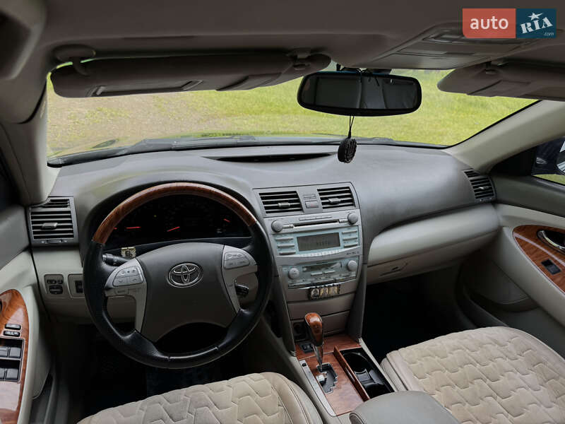 Седан Toyota Camry 2008 в Кременце