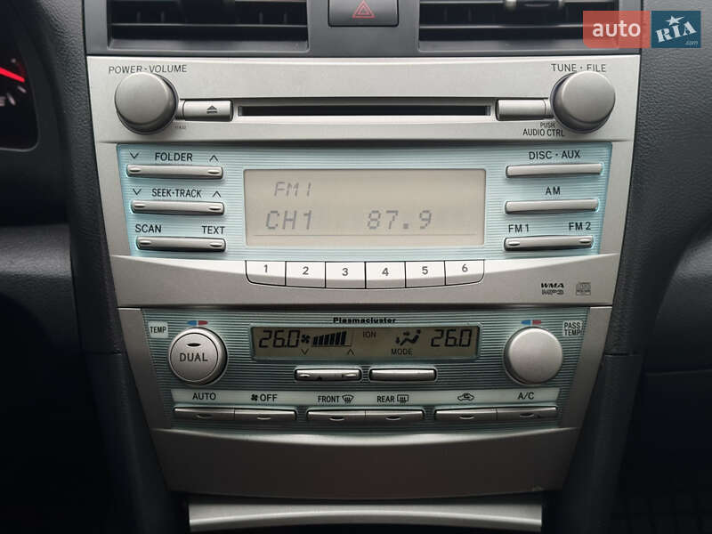 Седан Toyota Camry 2008 в Сарнах