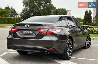Седан Toyota Camry 2018 в 