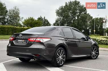Седан Toyota Camry 2018 в 