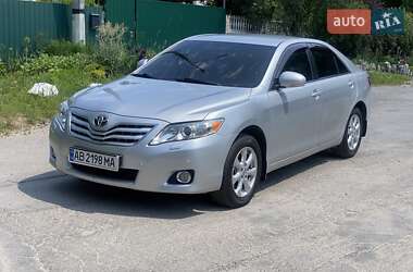 Седан Toyota Camry 2011 в Виннице