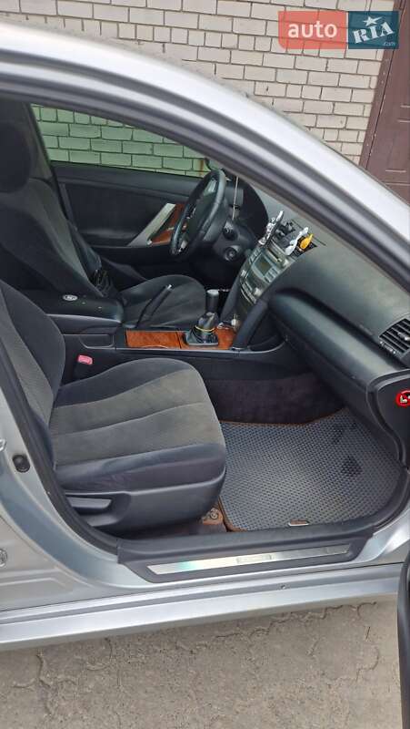 Седан Toyota Camry 2008 в Днепре