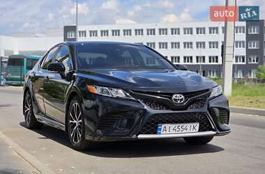 Седан Toyota Camry 2018 в Василькове