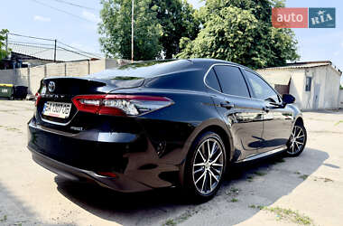 Седан Toyota Camry 2021 в 