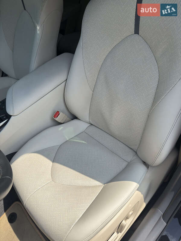 Седан Toyota Camry 2021 в Харькове