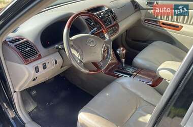 Седан Toyota Camry 2005 в 