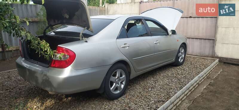 Седан Toyota Camry 2003 в Харькове