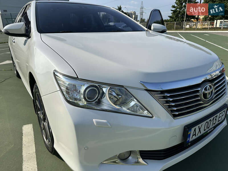 Седан Toyota Camry 2012 в Харькове