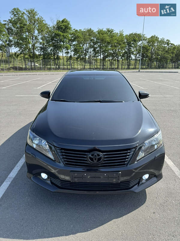 Седан Toyota Camry 2012 в Дніпрі