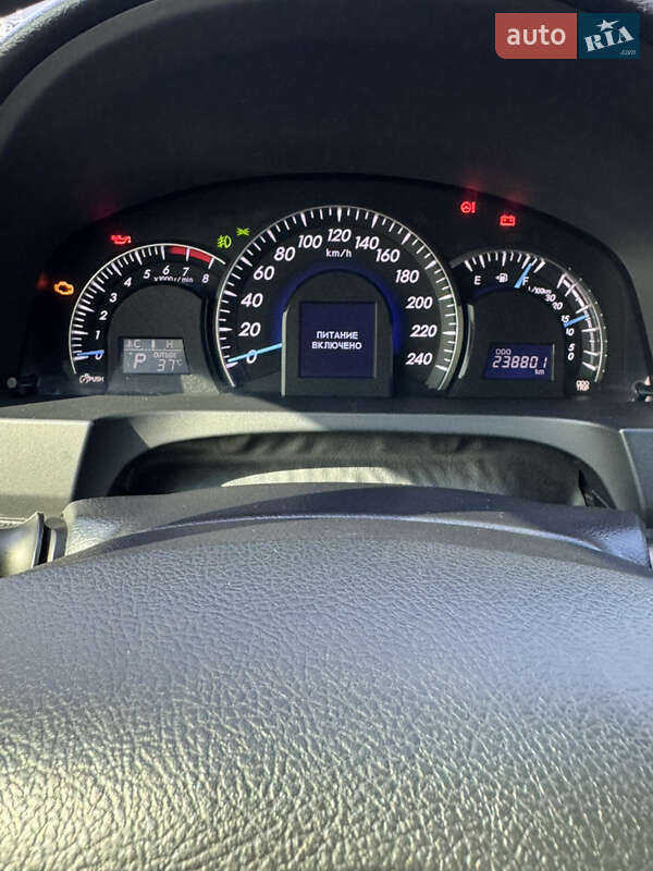 Седан Toyota Camry 2012 в Дніпрі