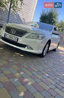 Седан Toyota Camry 2014 в Кременчуці