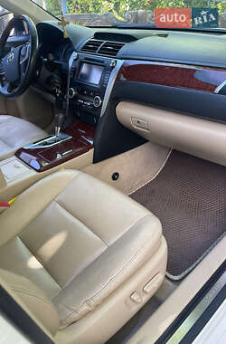 Седан Toyota Camry 2014 в 
