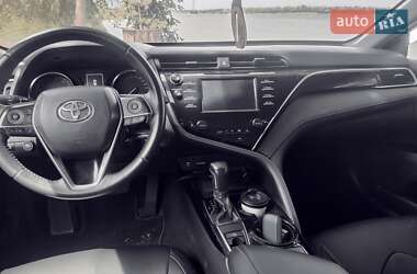 Седан Toyota Camry 2018 в Днепре