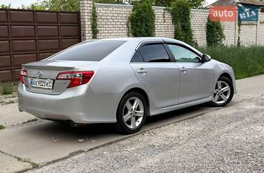 Седан Toyota Camry 2014 в Харькове