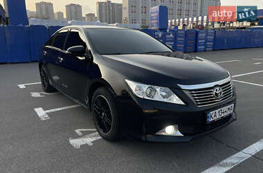 Седан Toyota Camry 2012 в Дніпрі
