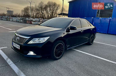 Седан Toyota Camry 2012 в Днепре