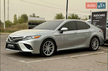 Седан Toyota Camry 2019 в Кременчуге