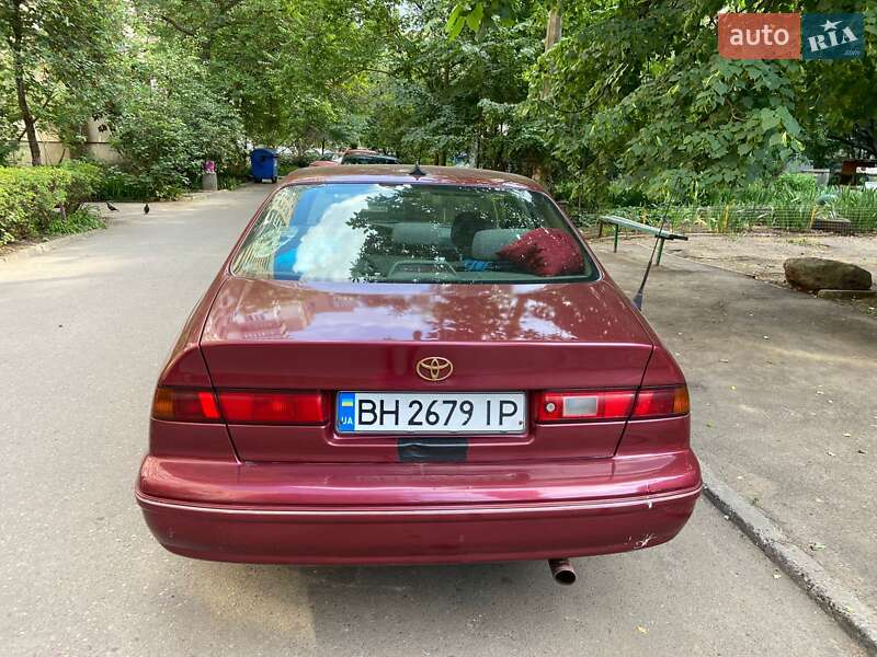 Седан Toyota Camry 1997 в Одесі