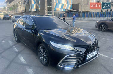 Седан Toyota Camry 2021 в Києві